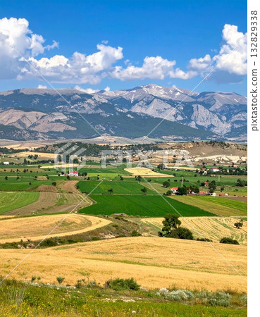 Turkish country landscape 132829338