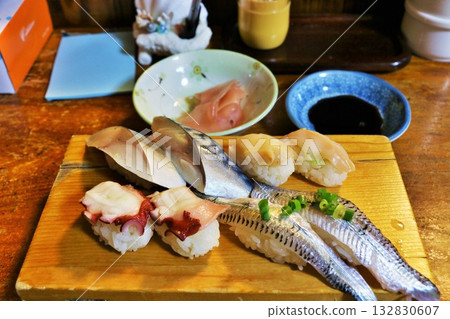 Hand-rolled sushi Hand-rolled sushi 132830607