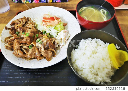 Set meal of pig ginger baked Set meal of pig ginger baked 132830616