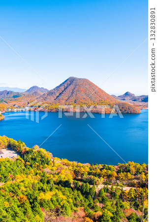 Mount Haruna (Autumn): View from Mount Kabuki and Suzuriiwa Mount Haruna (Autumn): View from Mount Kabuki and Suzuriiwa 132830891