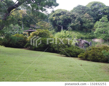 Scenery of Rikugien Garden on the autumnal equinox Scenery of Rikugien Garden on the autumnal equinox 132832251