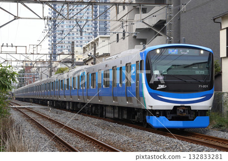 [R] 臨海線 71-000 系列列車（直達埼京線） 132833281