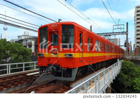 Tobu Kameido Line 8000 series train on the verge of retirement (red: last train bound for Hikifune) 132834243