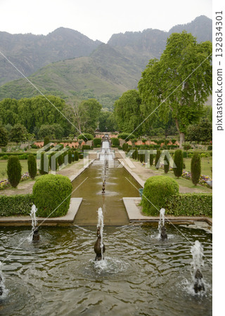 Nishat  garden Bagh is a popular tourist attraction, Nishat Bagh is a 12-tiered terraced garden located near the famous Dal Lake in Srinagar. It is the second largest Mughal garden in Kashmir. 132834301