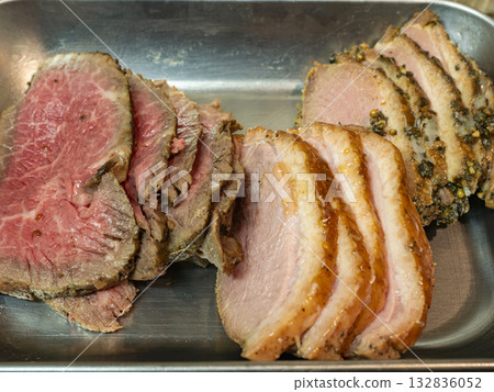 A fragrant match - roast beef and roast pork 132836052