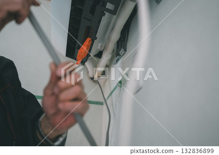 constructing, craftsman, air conditioning 132836899