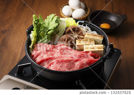 Sukiyaki (domestic Japanese Black beef) Sukiyaki (domestic Japanese Black beef) 132837828