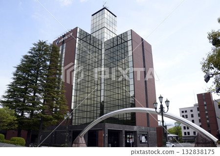 Yamanashi Gakuin University Yamanashi Gakuin University 132838175