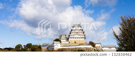 秋高氣爽，遠眺姬路城－國寶與世界遺產。 132838462