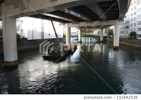 從鎧橋橋看到的首都高速公路 132842536