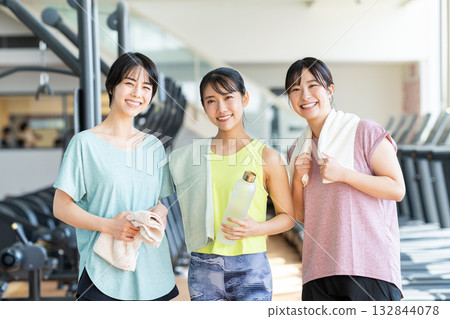 A young woman training at the gym. Photo courtesy of Sports Club & Sauna Spa Renaissance Makuhari 24 132844078