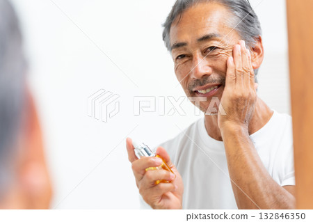 Men's Beauty Serum Men's Beauty Serum 132846350