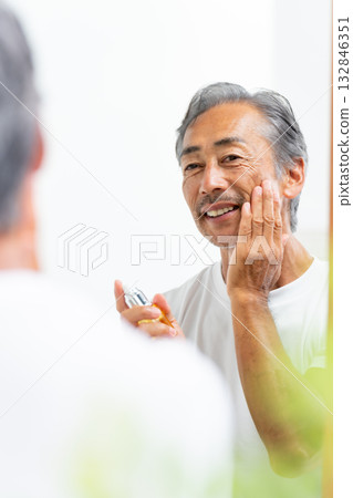 Men's Beauty Serum 132846351