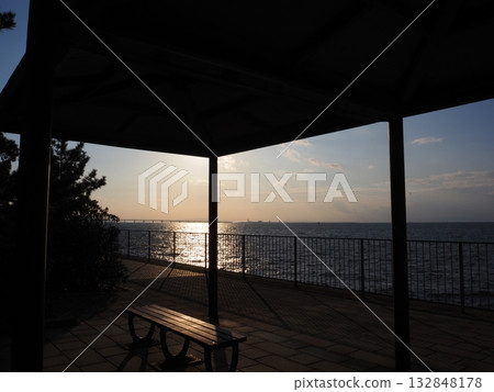Evening view of Kansai skyline 132848178