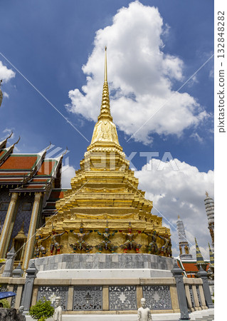 Wat Phra Kaew 的寶塔（玉佛寺） 132848282