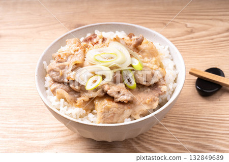 鹹曲烤豬肉飯 132849689