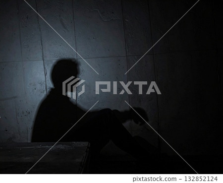 黑暗中模糊的影子，代表焦慮 132852124