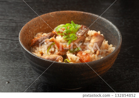 鮭魚與醃梅飯 132854852