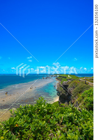 Cape Higashihenna, southeastern tip of Miyako Island Cape Higashihenna, southeastern tip of Miyako Island 132856100