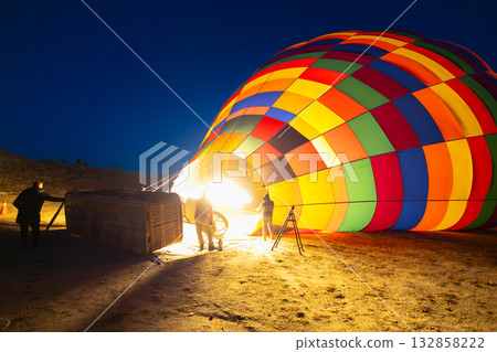 卡帕多奇亞熱氣球升空 132858222