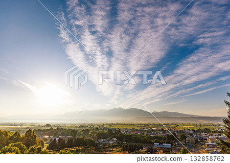 清晨的中富良野町 132858762