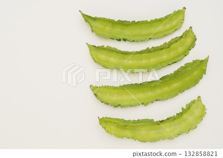 Winged beans and cucumber beans Winged beans and cucumber beans 132858821