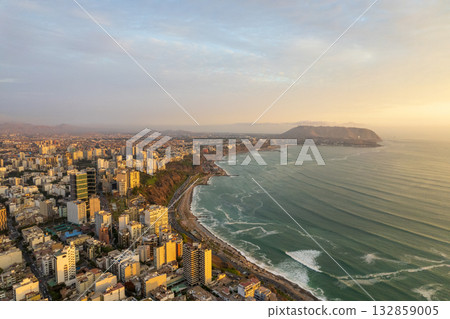 Aerial view of Miraflores and its boardwalk in Lima. 132859005