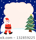 在一個白雪皚皚的夜晚，在雪地裡，抱著聖誕老人 132859225