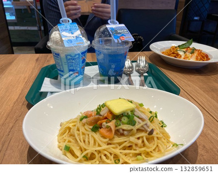 咖啡館裡的麵食 咖啡館裡的麵食 132859651