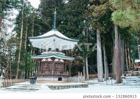 Mount Koya: Rokkakukyodo in winter Mount Koya: Rokkakukyodo in winter 132860913