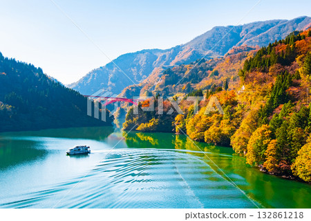 Shogawa Gorge (Autumn) Shogawa Gorge (Autumn) 132861218