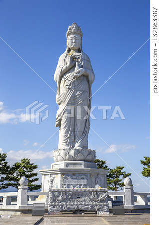 Naksansa Temple Seawater Avalokitesvara Bodhisattva Statue Naksansa Temple Seawater Avalokitesvara Bodhisattva Statue 132863387