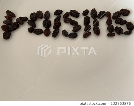 Letter Raisin 132863876