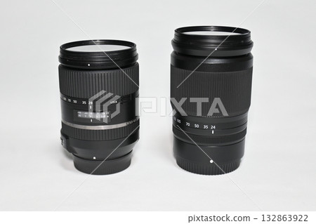 Interchangeable lenses for mirrorless cameras and interchangeable lenses for SLR cameras Interchangeable lenses for mirrorless cameras and interchangeable lenses for SLR cameras 132863922