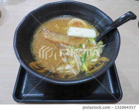 拉麵 132864357