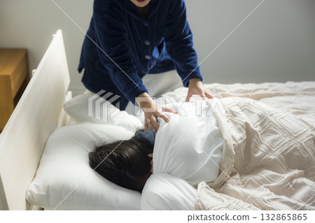 一位母親和一個怎麼叫不醒的小學生 一位母親和一個怎麼叫不醒的小學生 132865865