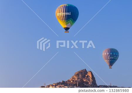 Early morning hot air balloon ride over Cappadocia 132865980