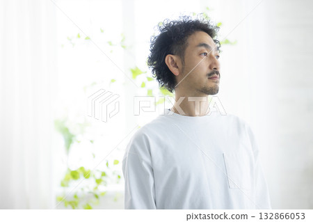 穿手術服的男醫生和護士 穿手術服的男醫生和護士 132866053