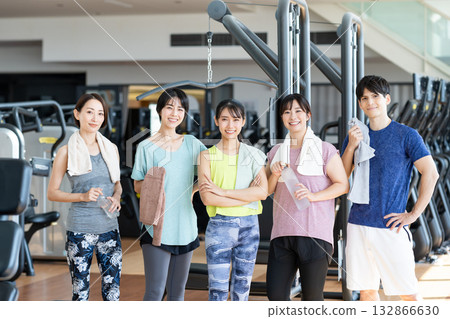 People training in the gym. Photo courtesy of Sports Club & Sauna Spa Renaissance Makuhari 24 132866630
