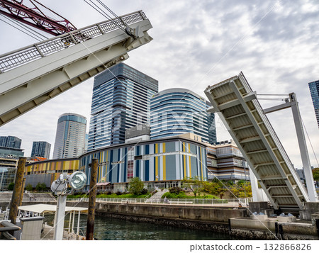 Urban Gate Bridge, a drawbridge in Toyosu, Tokyo Urban Gate Bridge, a drawbridge in Toyosu, Tokyo 132866826