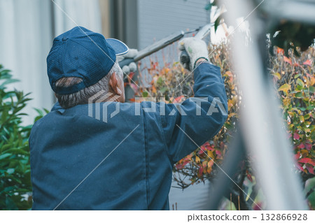 修剪 男人 男 132866928