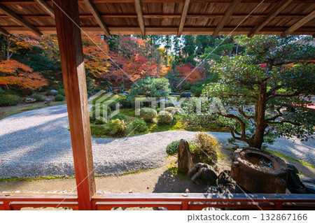 rock garden with autumn foliage colors of Manshuin temple, Kyoto 132867166