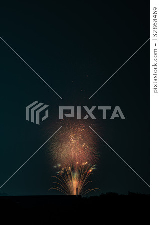 A view of the Iwata Summer Festival fireworks display in Iwata City from a high vantage point (Shizuoka Prefecture) 132868469