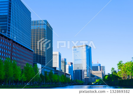 [Tokyo] Cityscape around Tokyo Station in May 132869382