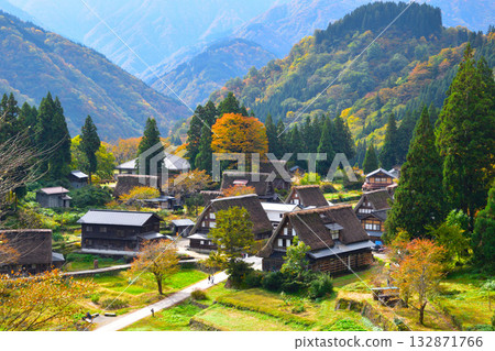 Autumn Gokayama Ainokura Gassho Village 132871766