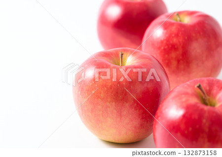 Jonagold apples from Aomori Prefecture 132873158
