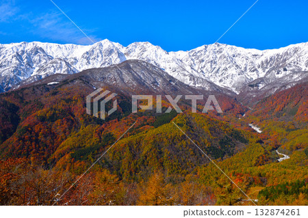 秋天的白馬山脈 白馬三山 秋天的白馬山脈 白馬三山 132874261