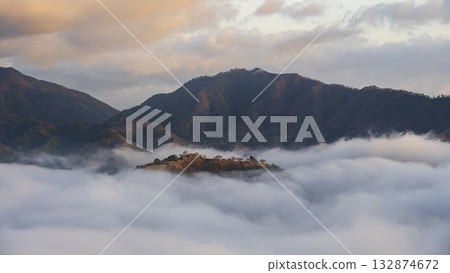 Takeda Castle and sea of clouds in Asago City, Hyogo Prefecture 132874672