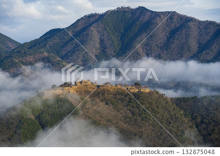 兵庫縣朝佐市的武田城和雲海 132875048