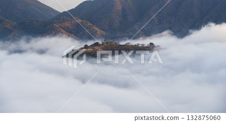 兵庫縣朝佐市的武田城和雲海 132875060